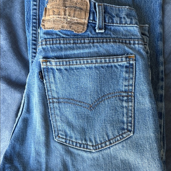 Vintage Levi's Men's Straight Jeans in Faded Blue - Picture 10 of 12